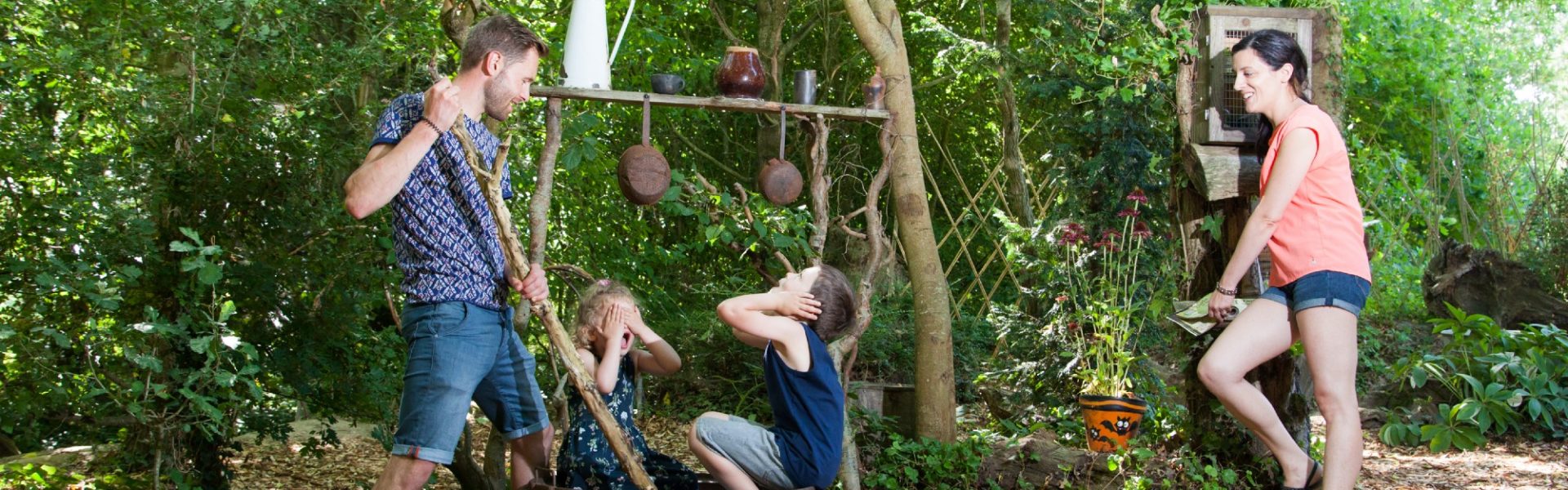 Jardin de la sorcière en famille aux Jardins de Brocéliande