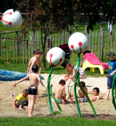 La plage des jardins sable et eau