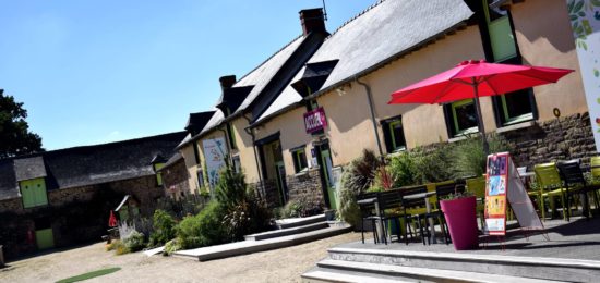 Entrée des jardins de brocéliande - terrasse