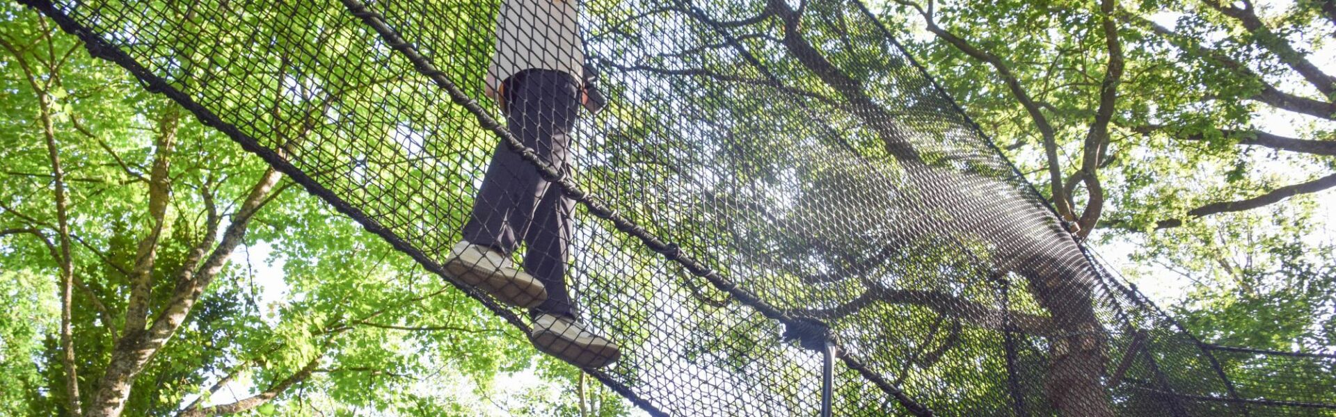 parcours dans les arbres, filets suspendus, jardins de brocéliande