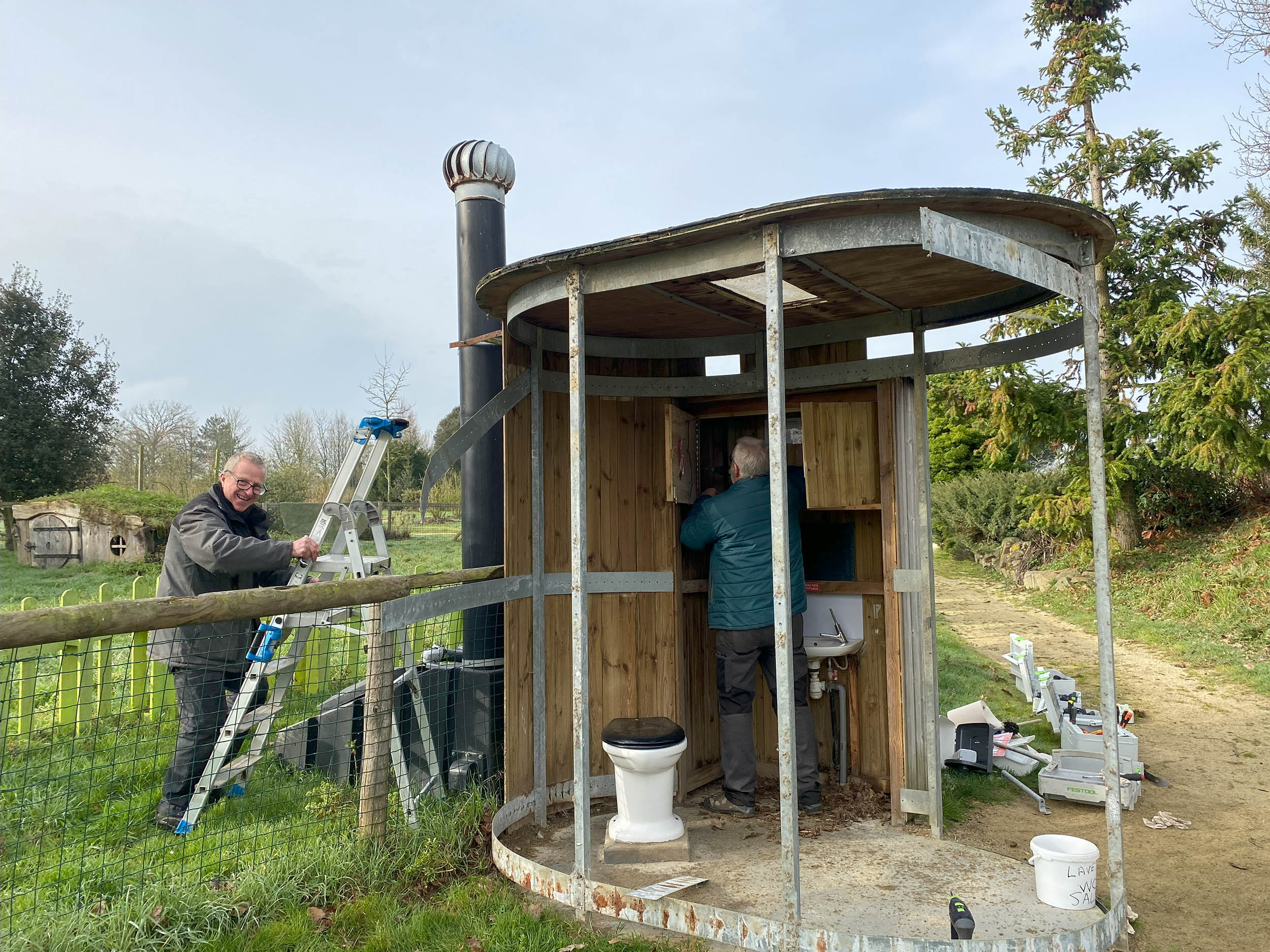 Bénévoles, Jardins de Brocéliande