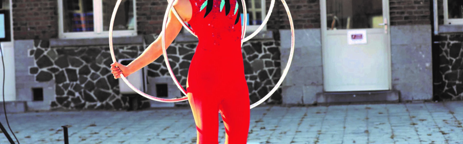 cruda spectacle collectif à sens unique