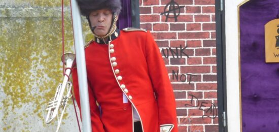 Guard save the Queen spectacle